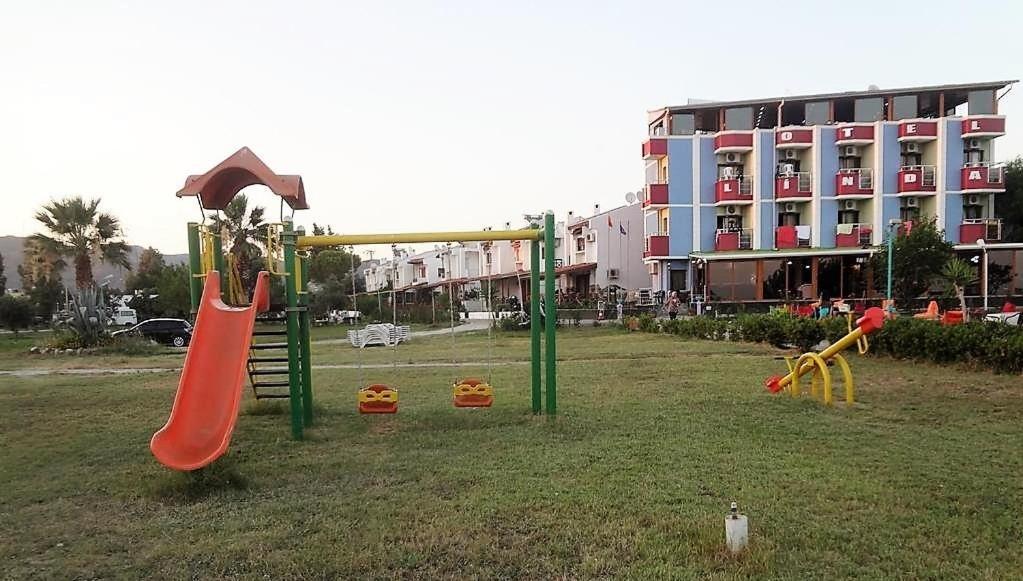 Linda Butik Otel Guemuelduer Esmirna Exterior foto